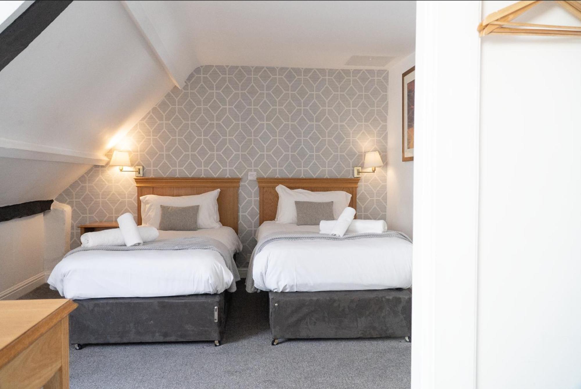 Hotel The Red Lion 3*