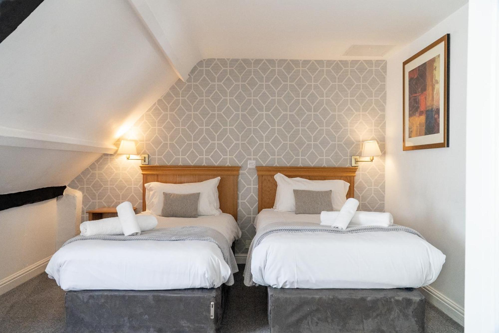 The Red Lion Hotel 3*