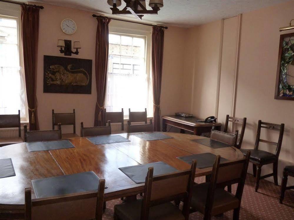 The Red Lion 3* Spalding